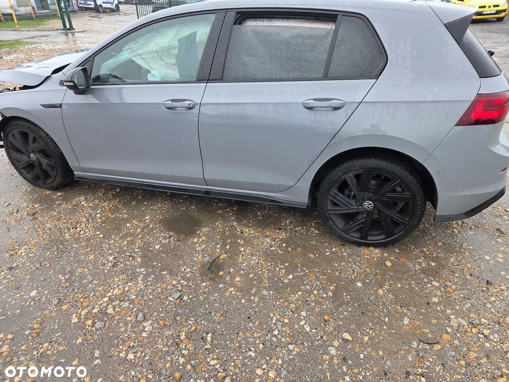 Volkswagen Golf 2.0 TDI SCR DSG R-Line - 16