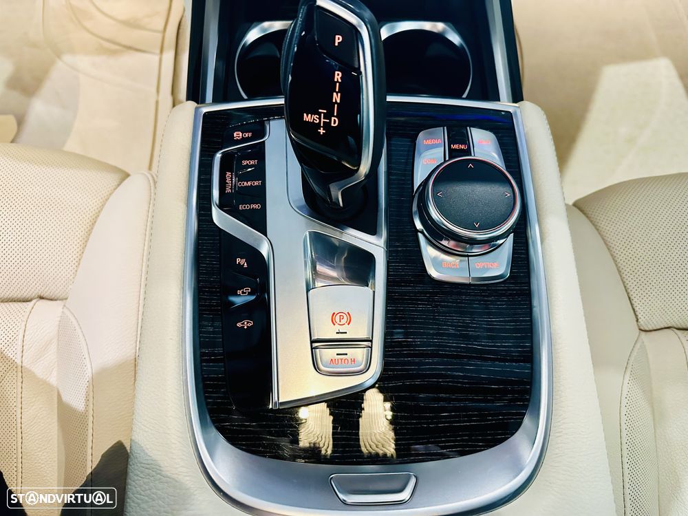 BMW 740 d xDrive Pack M - 30