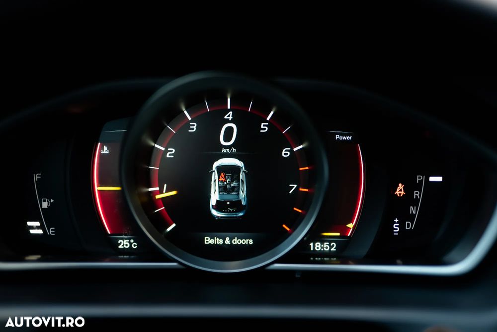 Volvo V40 T4 Powershift Momentum - 16