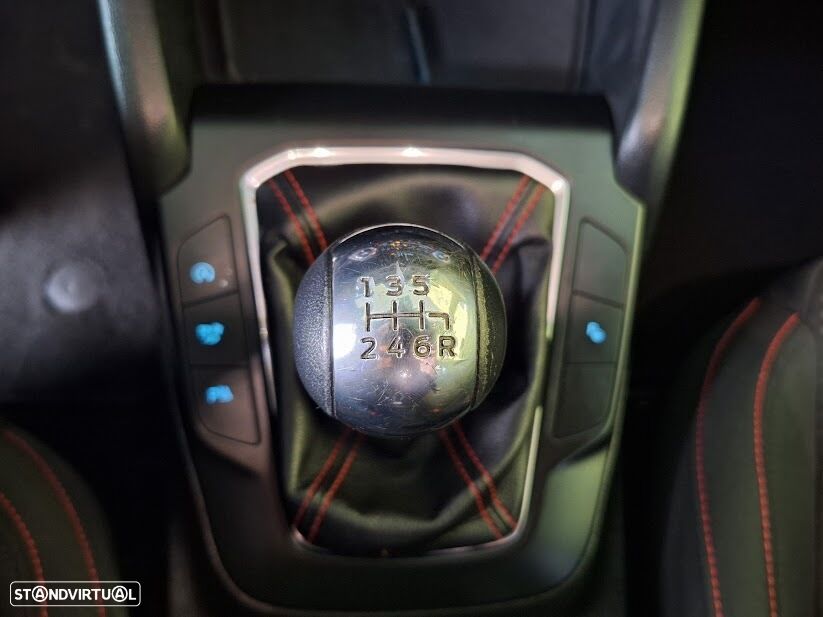 Ford Focus 1.0 EcoBoost MHEV ST-Line X - 30