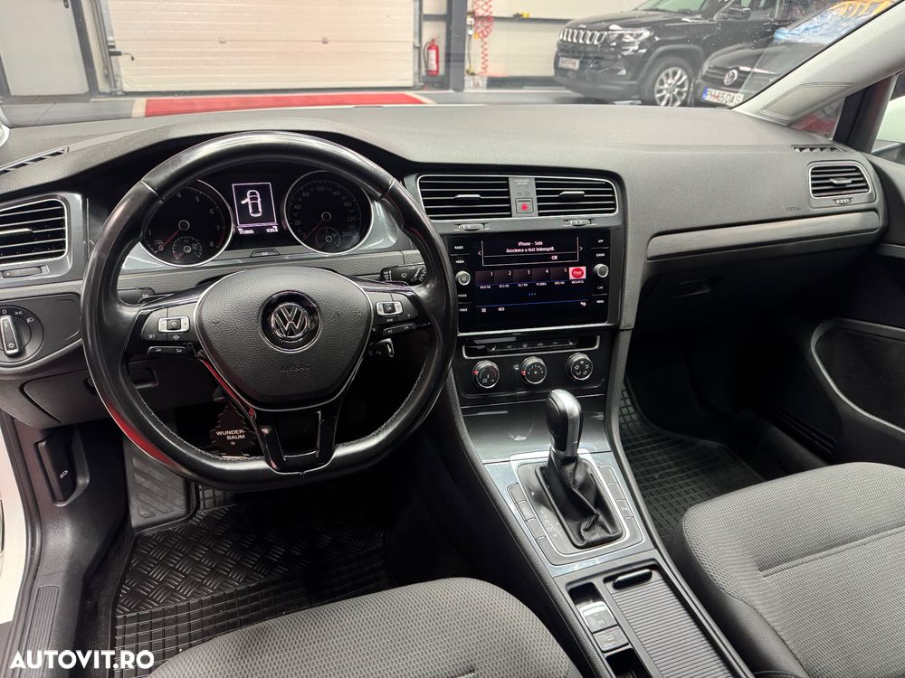 Volkswagen Golf 1.5 TGI BlueMotion DSG Trendline - 8