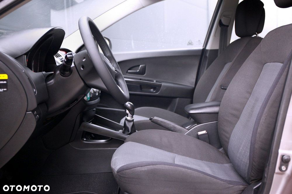 Kia Ceed - 15