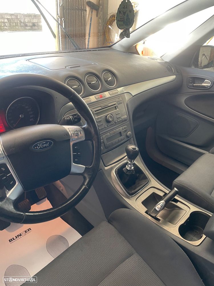 Ford S-Max 1.8 TDCi Titanium 7L - 15