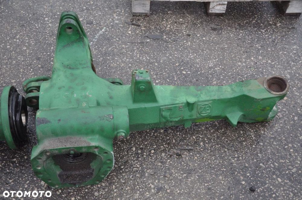 OBUDOWA MOSTU PRZÓD JOHN DEERE - 2