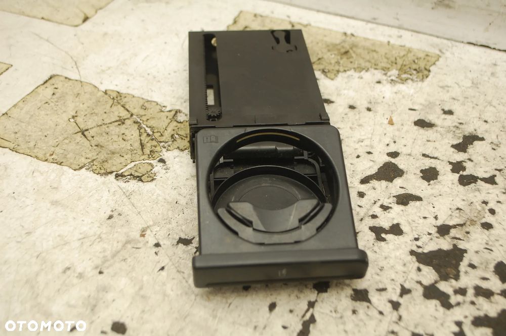 UCHWYT NA KUBEK CUPHOLDER 8E1862534H AUDI A4 B6 B7 8E1862534L 8E1862534 8E1862534F 8E1862534J - 17