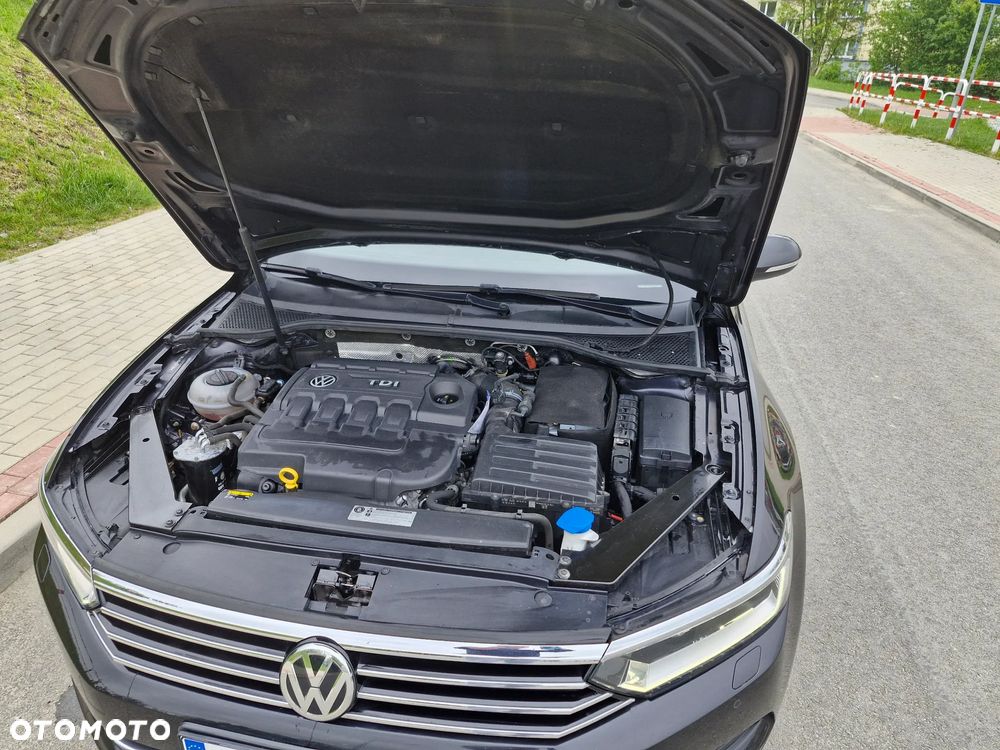 Volkswagen Passat 2.0 TDI (BlueMotion Technology) Highline - 16