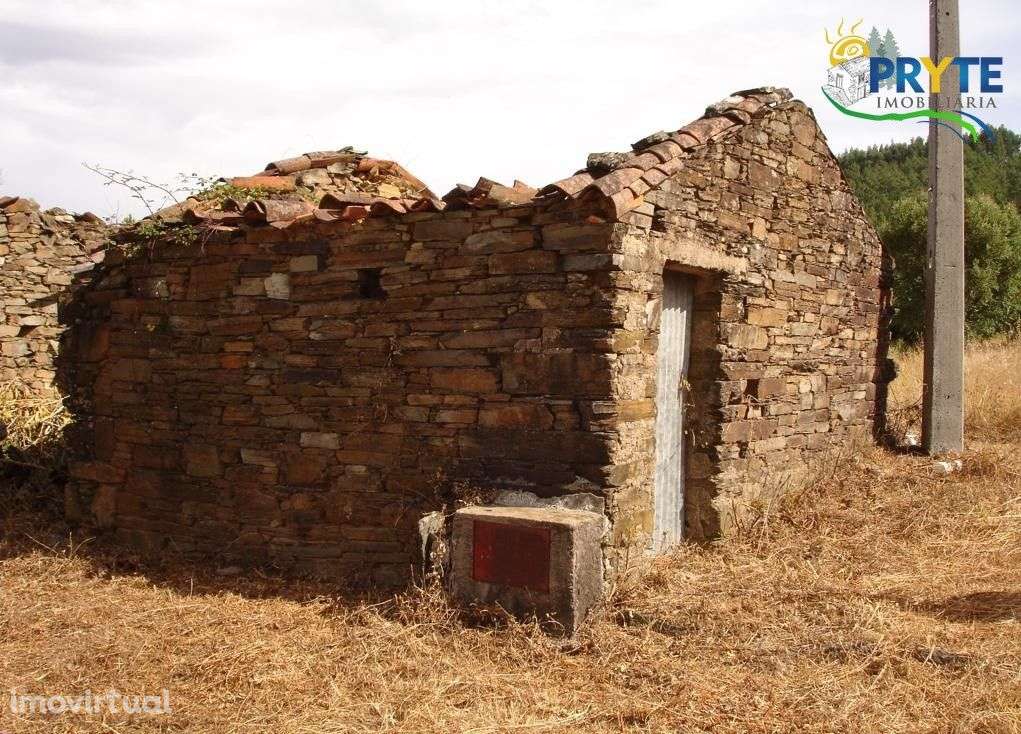 Imóvel rústico situado perto de Proença-a-Nova - Grande imagem: 2/19