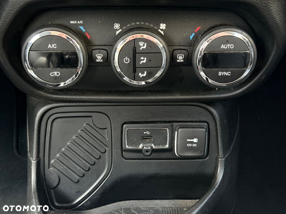 Jeep Renegade 1.4 MultiAir Limited - 21