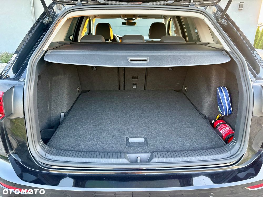 Volkswagen Golf 1.5 eTSI Life DSG - 18