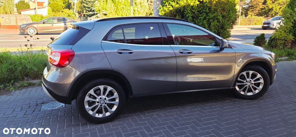 Mercedes-Benz GLA - 15