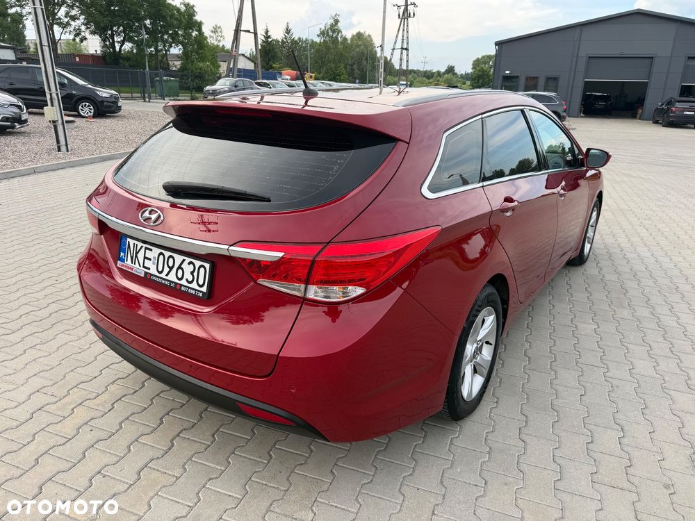 Hyundai i40 Kombi blue 1.6 Family+ - 11