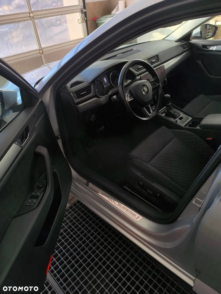 Skoda Superb 2.0 TDI SCR 4x4 Style DSG - 6