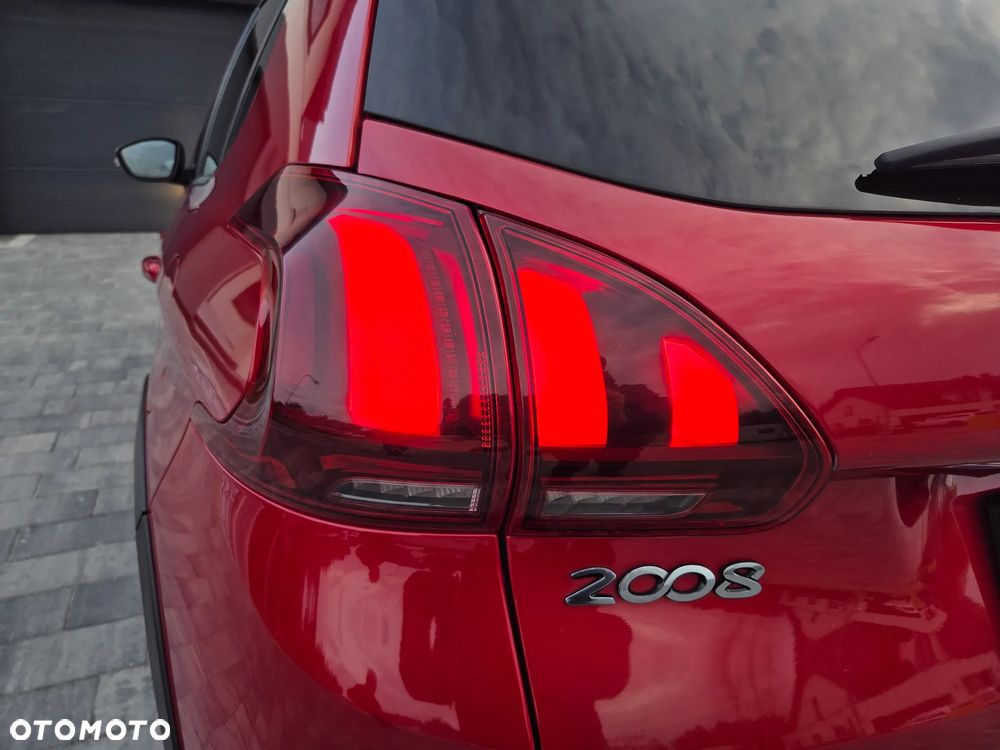 Peugeot 2008 BlueHDi 120 EAT6 Black Edition - 13