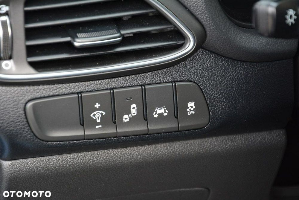 Hyundai i30 1.4 T-GDI Premium - 34