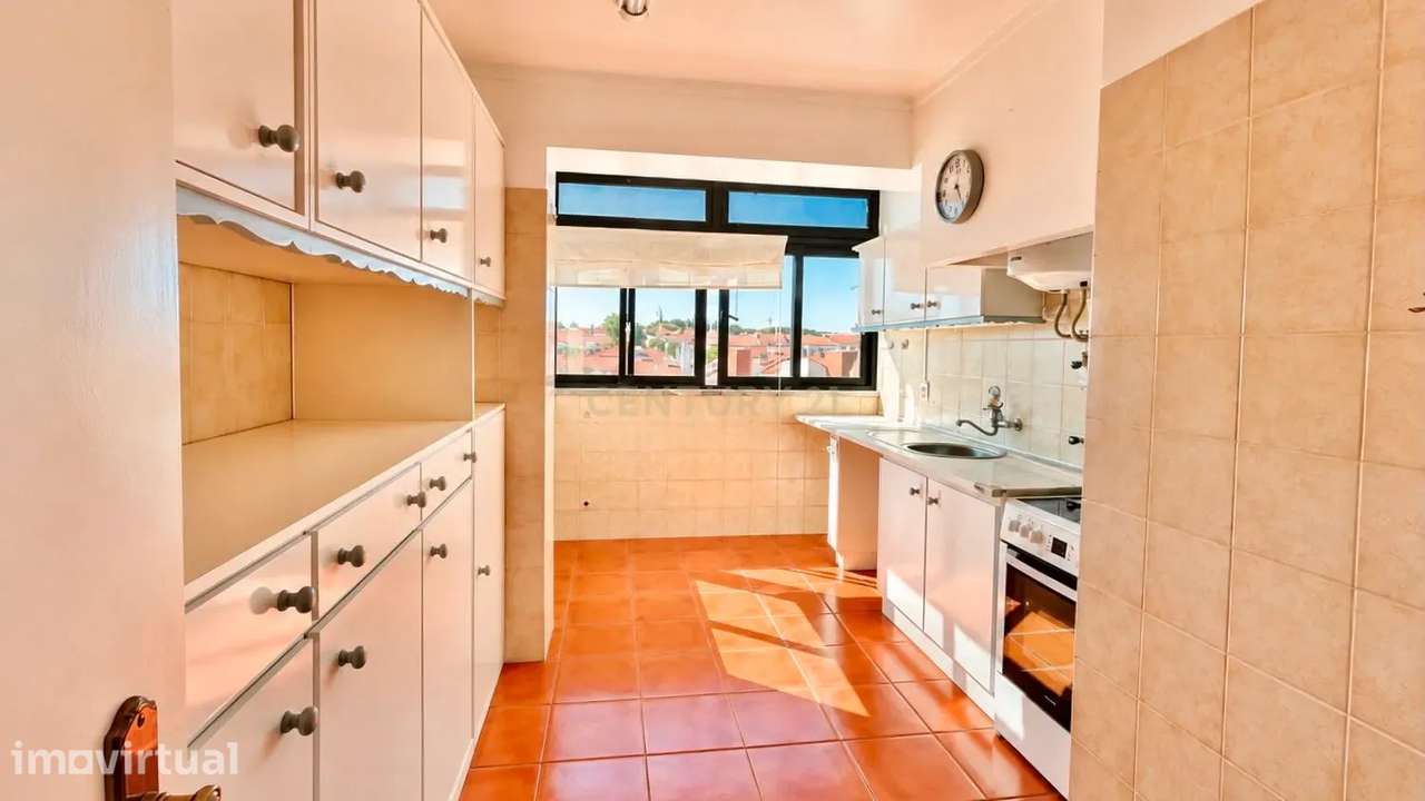 Apartamento T2 com excelente localização e vista desafogada - Grande imagem: 2/13