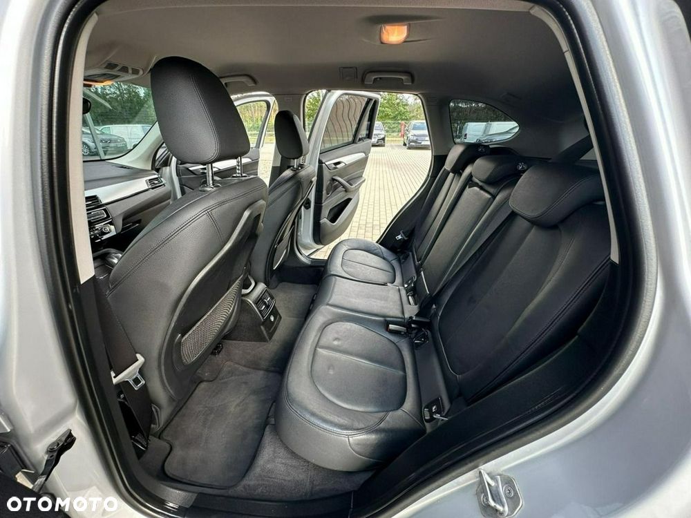 BMW X1 xDrive25i Advantage - 12