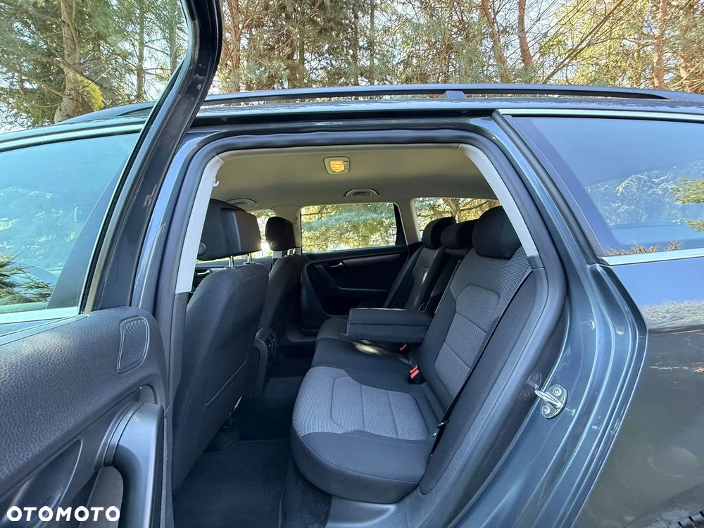 Volkswagen Passat 2.0 TDI Highline DSG - 23