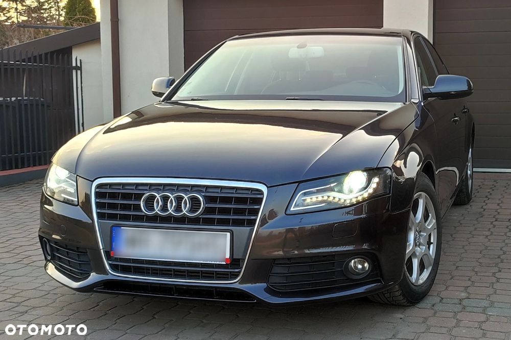 Audi A4 Limousine - 1