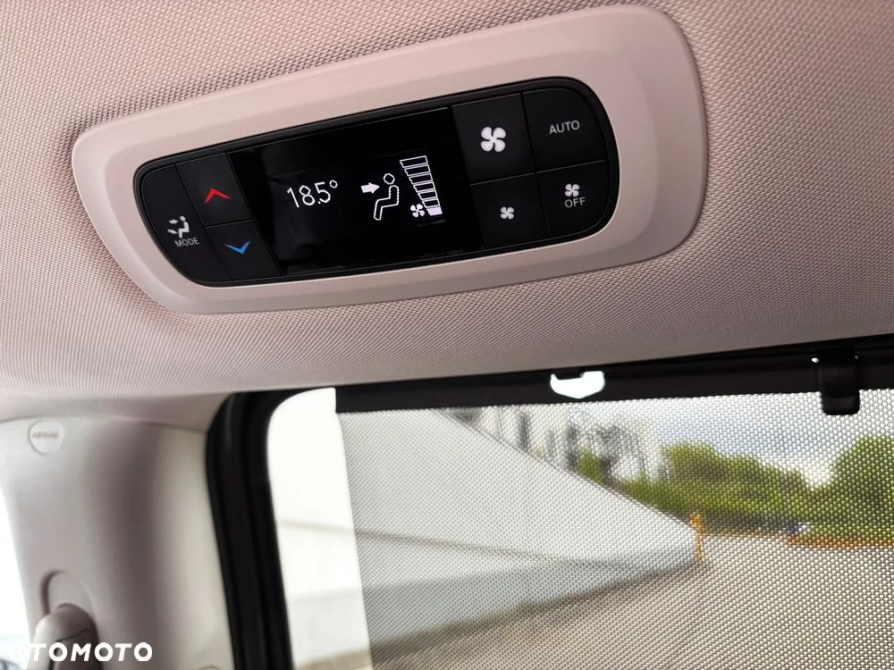 Chrysler Pacifica - 29