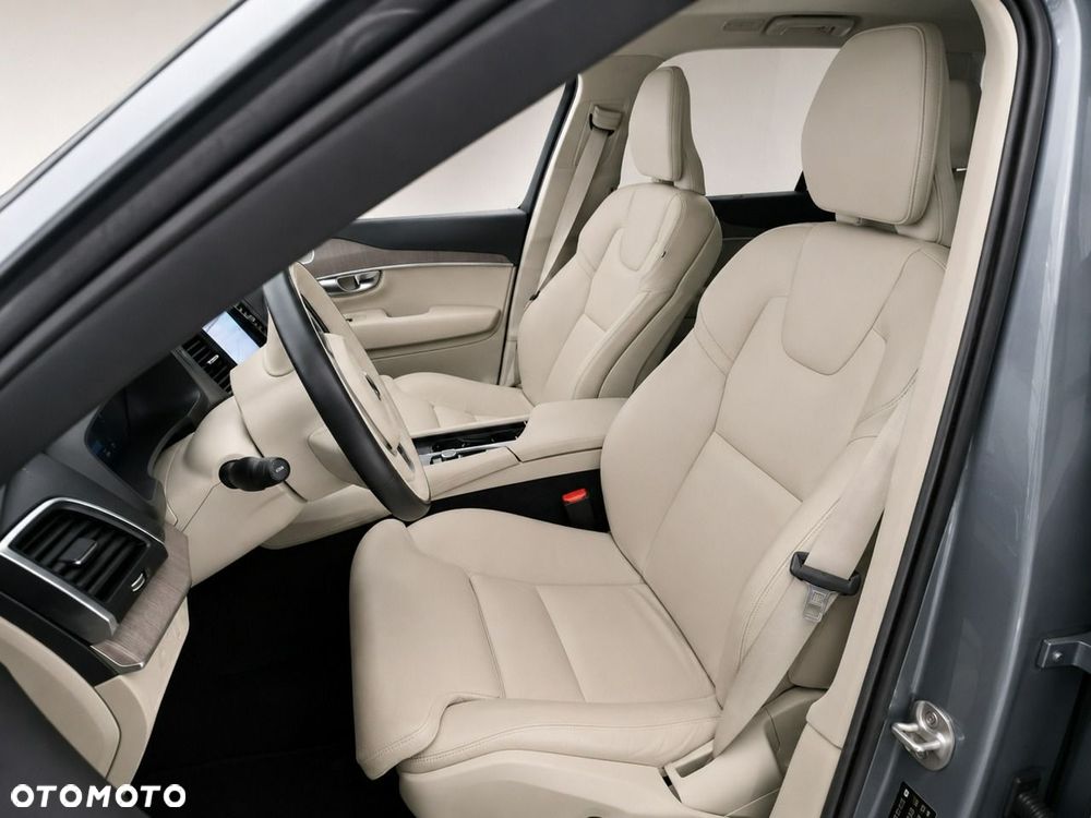 Volvo XC 90 - 7