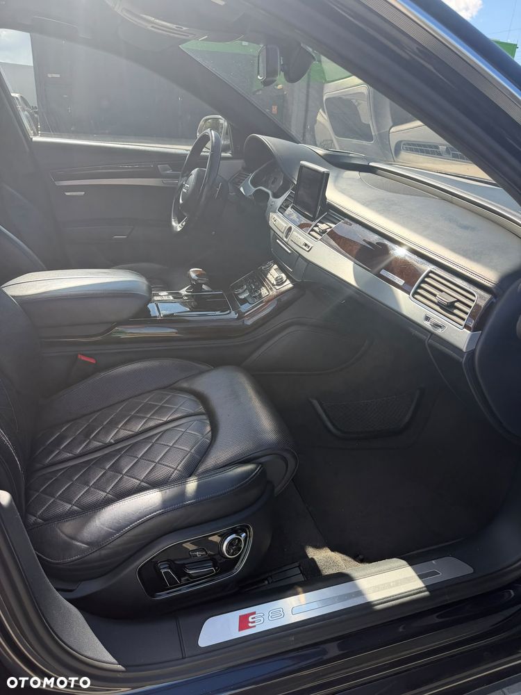 Audi S8 - 11