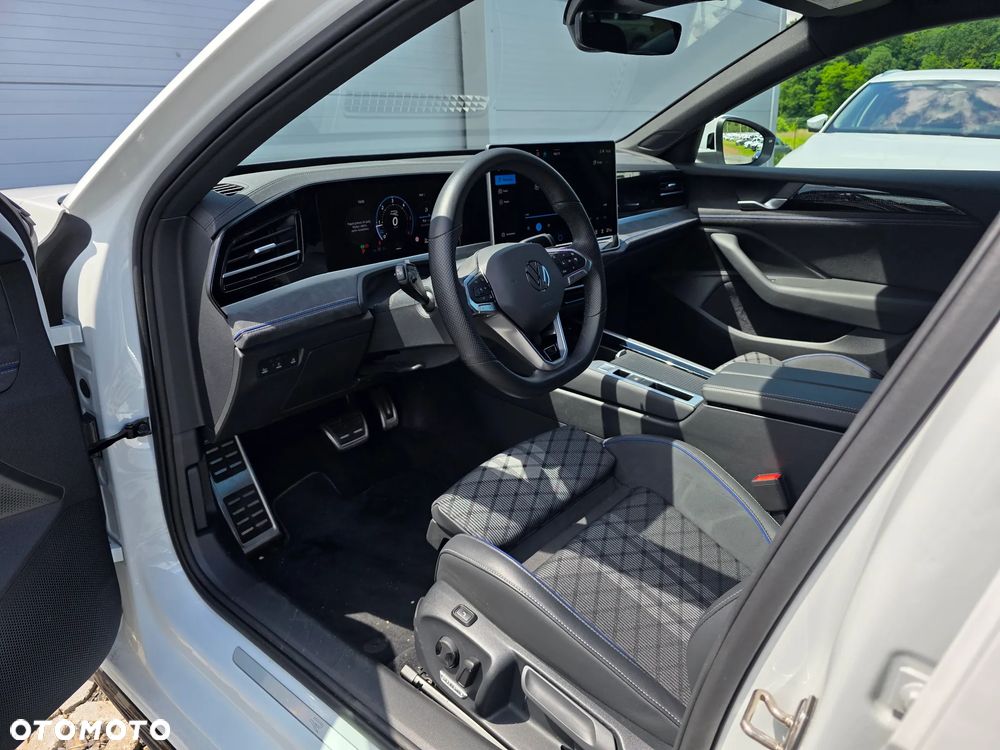 Volkswagen Passat - 22