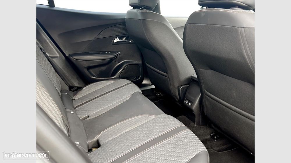 Peugeot 2008 1.2 Hybrid Allure e-DCS6 - 16
