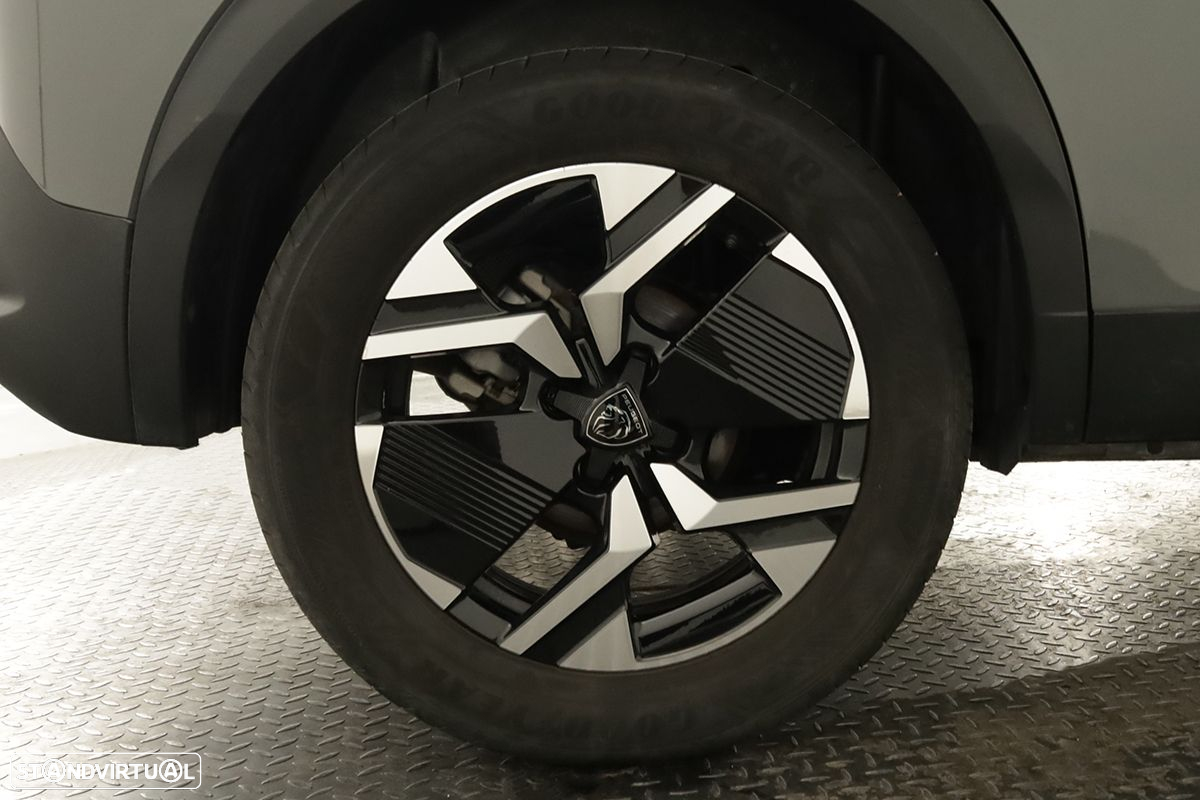 Peugeot 2008 1.2 PureTech Allure EAT8 - 5
