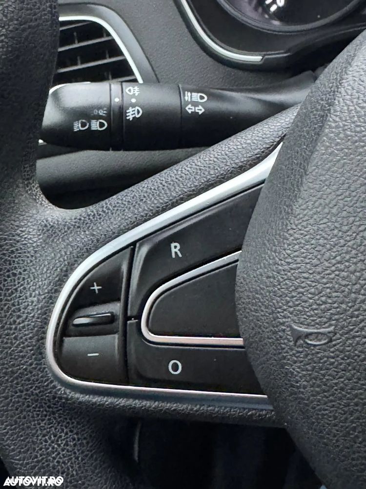 Renault Megane TCe 116 GPF Life - 16