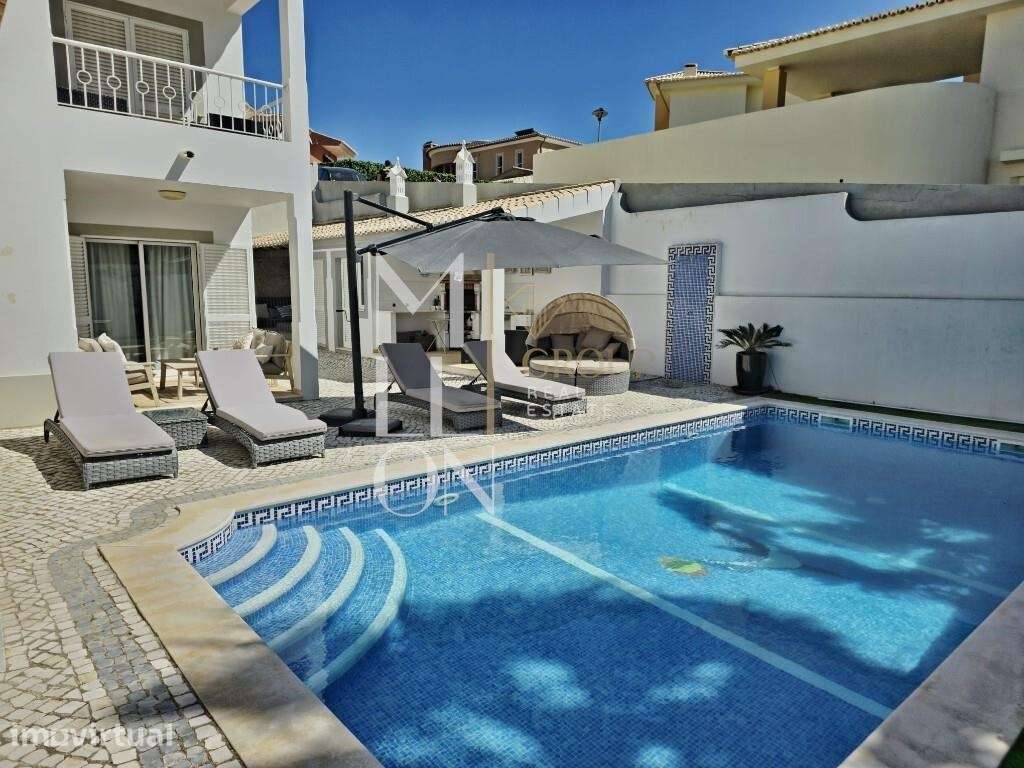 Moradia T3 360m2 | Lote 609m2 com Piscina Privada, Jardim e Garagem – - Grande imagem: 2/36