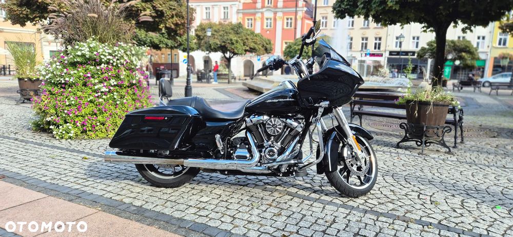 Harley-Davidson Touring Road Glide - 3