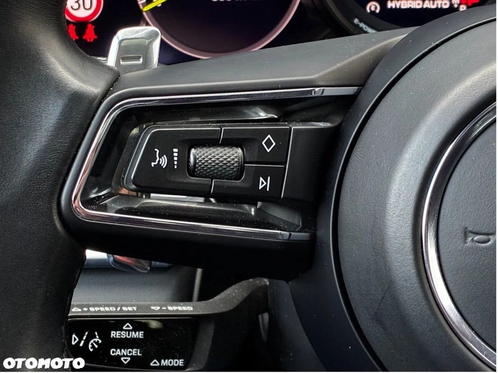 Porsche Panamera 4 E-Hybrid Platinum Edition - 14
