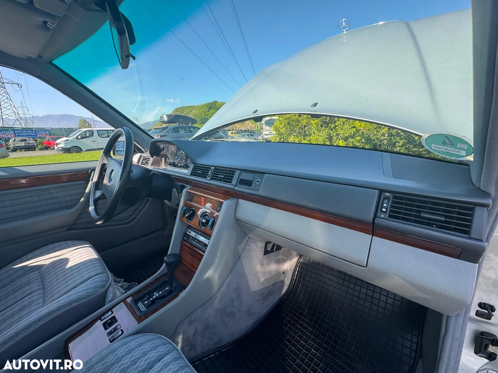 Mercedes-Benz E - 12