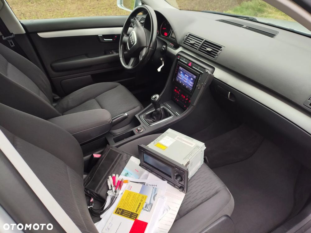 Audi A4 Limousine - 11