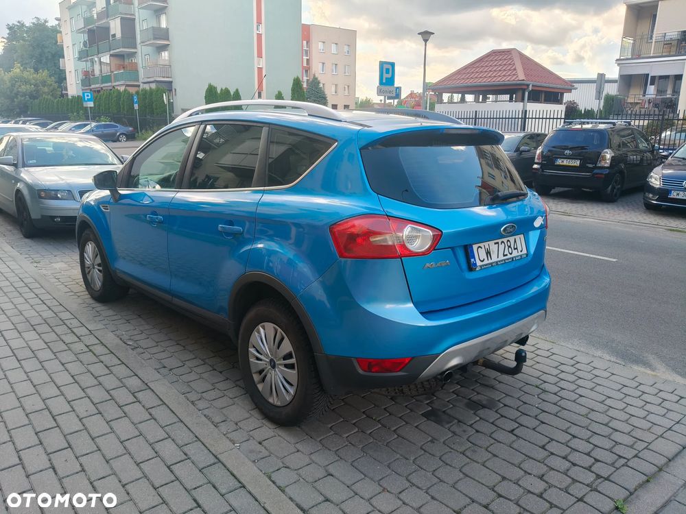 Ford Kuga 2.0 TDCi 2x4 Titanium - 4
