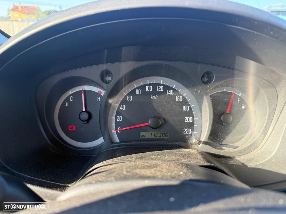 Isuzu D-Max 2.5 DTi CL 2WD L4 CM - 6