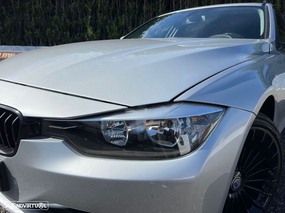 BMW 320 d Touring Auto - 32