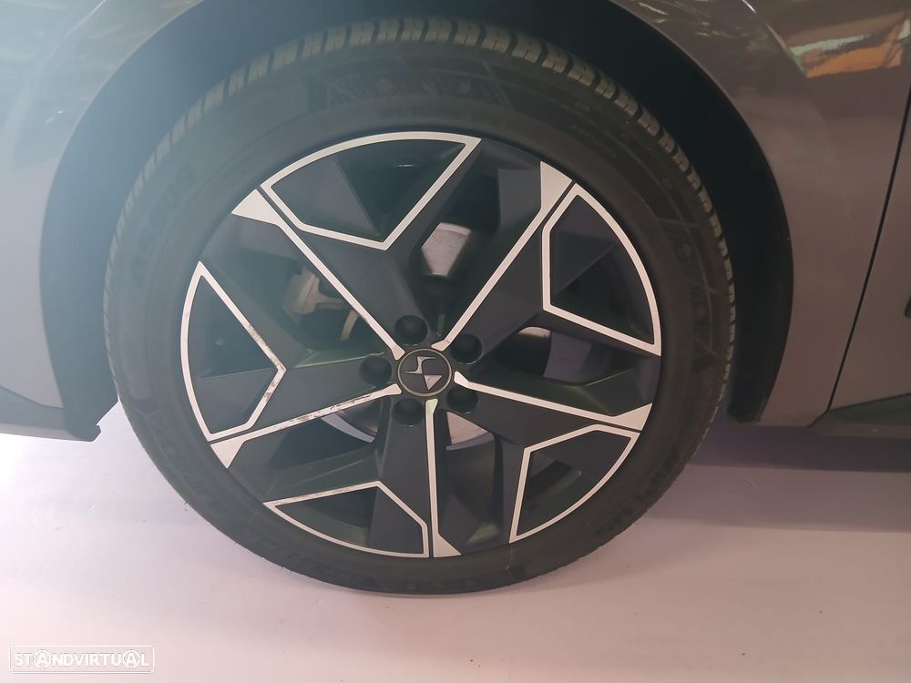 DS DS4 1.5 BlueHDi Rivoli Cross EAT8 - 15