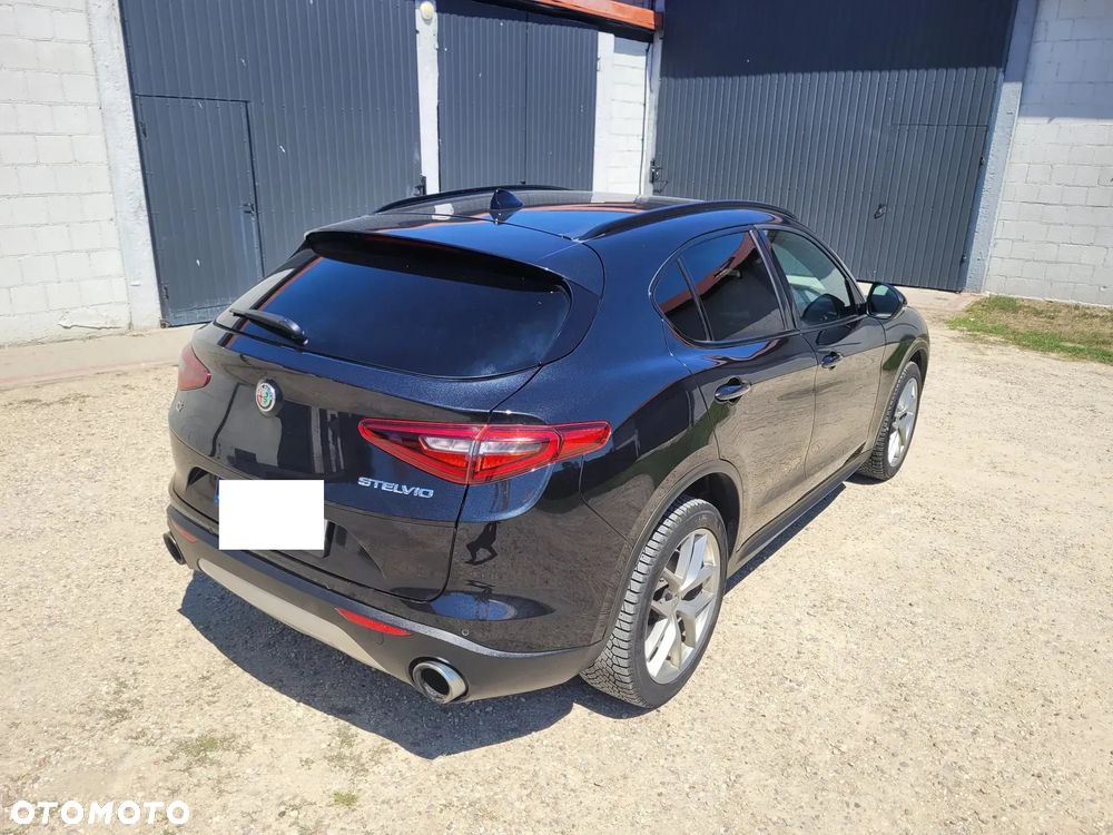 Alfa Romeo Stelvio 2.0 Turbo 16V AT8-Q4 Veloce Ti - 13