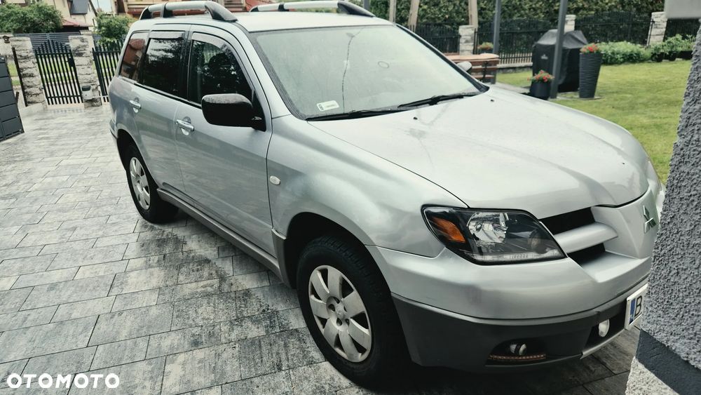 Mitsubishi Outlander 2.0 Invite - 4