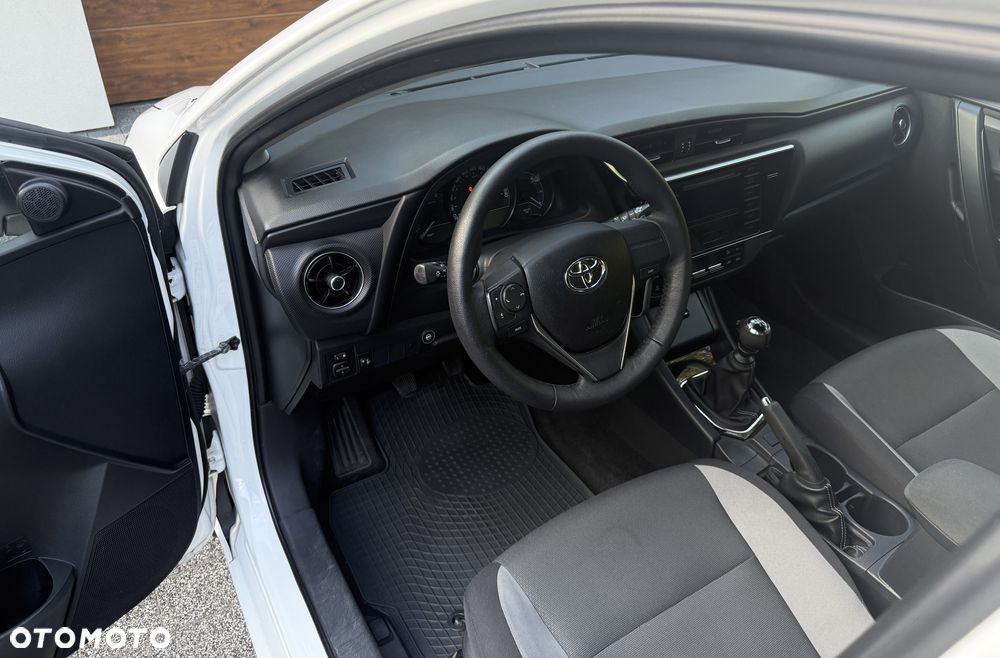 Toyota Auris 1.33 VVT-i Comfort - 12