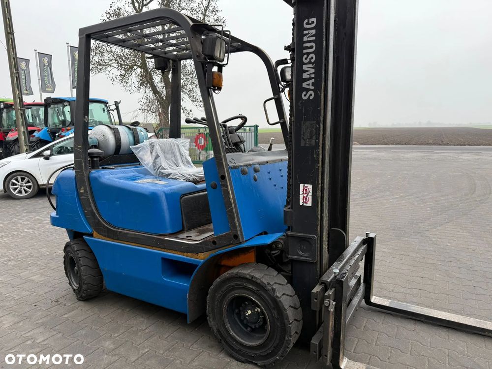 Samsung CF 25 U TOYOTA - 11