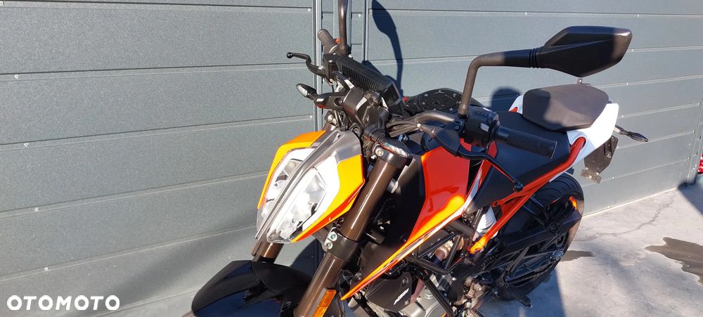KTM Duke 125 - 24