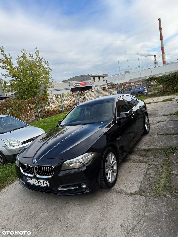 BMW Seria 5 525d xDrive - 2