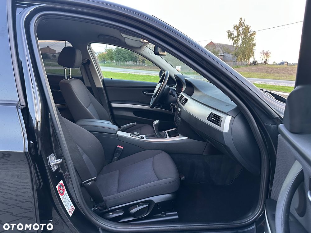 BMW Seria 3 320i Edition Exclusive - 12