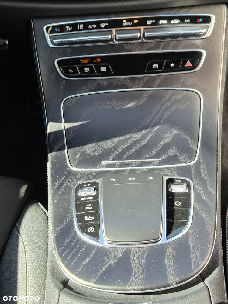 Mercedes-Benz Klasa E 200 9G-TRONIC - 17