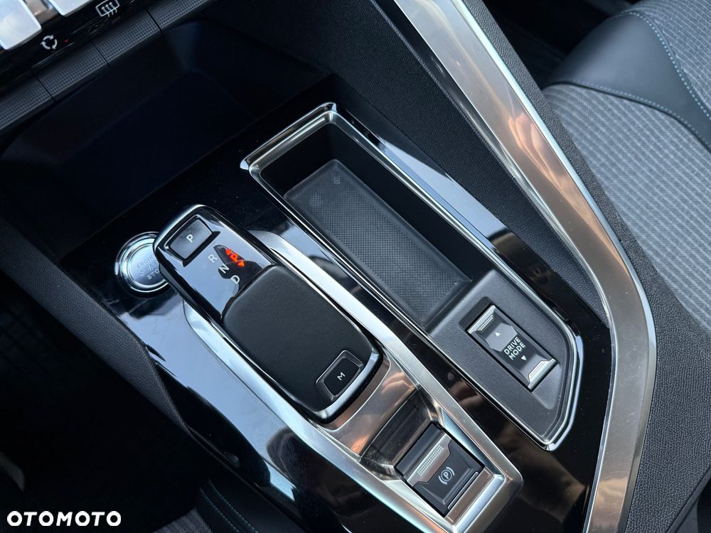 Peugeot 3008 1.2 PureTech Allure S&S EAT8 - 30