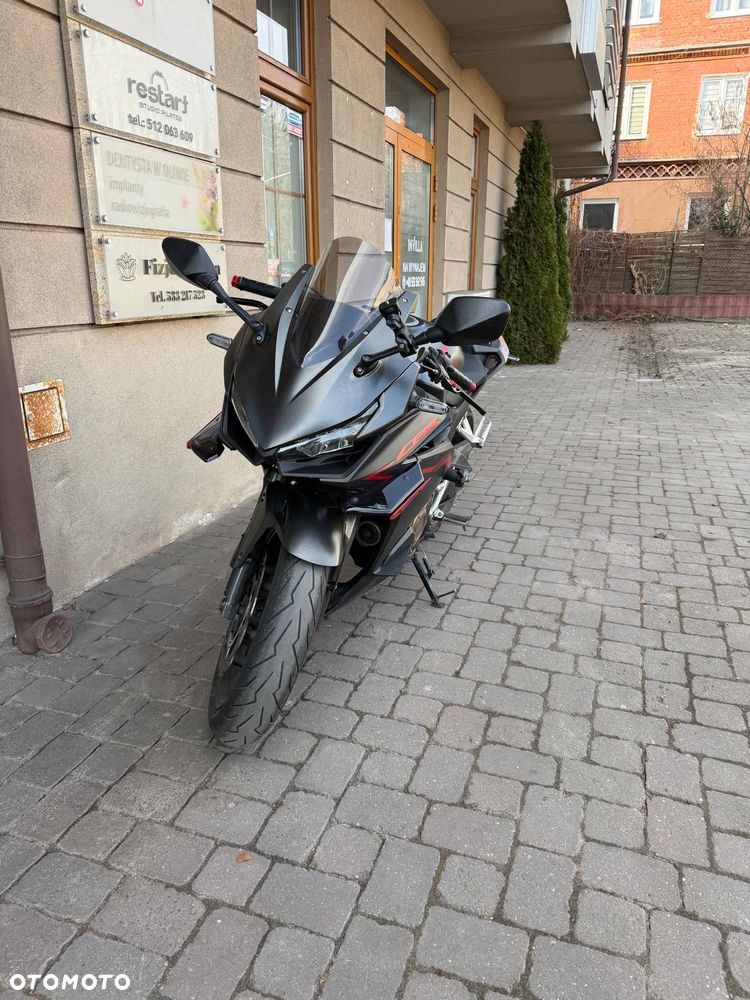 Honda CBR - 3