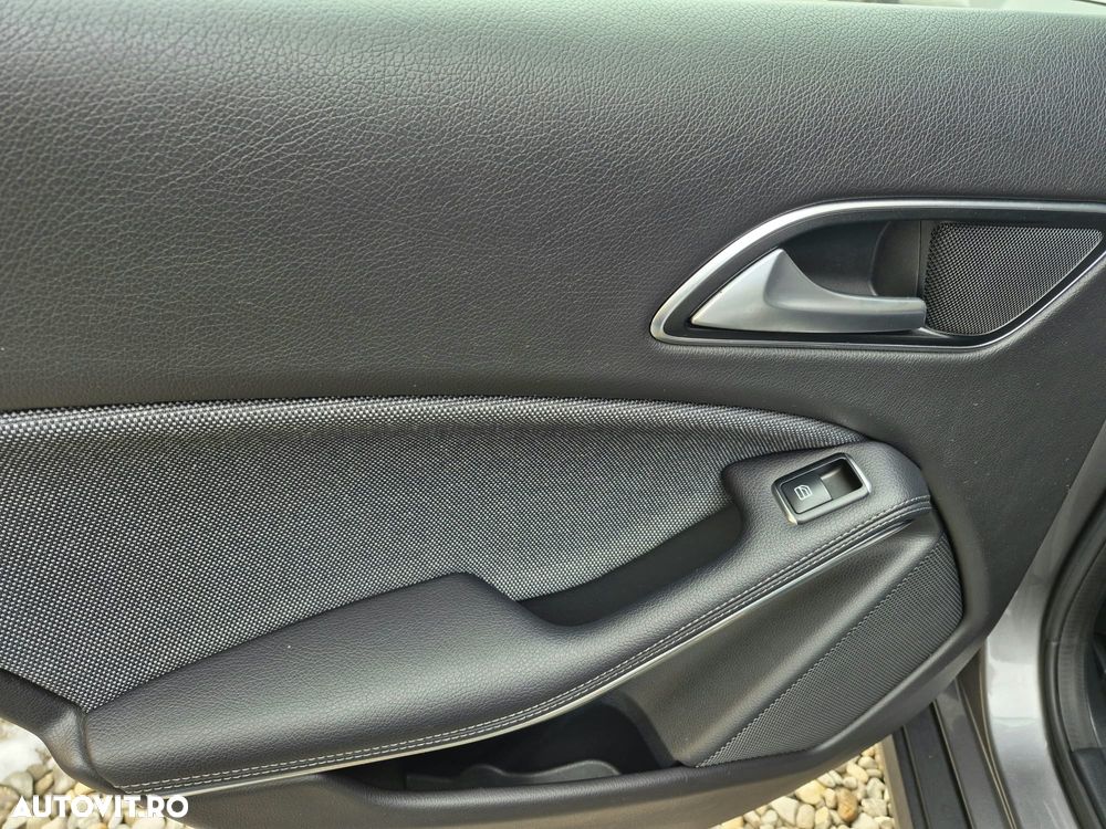 Mercedes-Benz GLA 200 d 4MATIC Aut. - 23