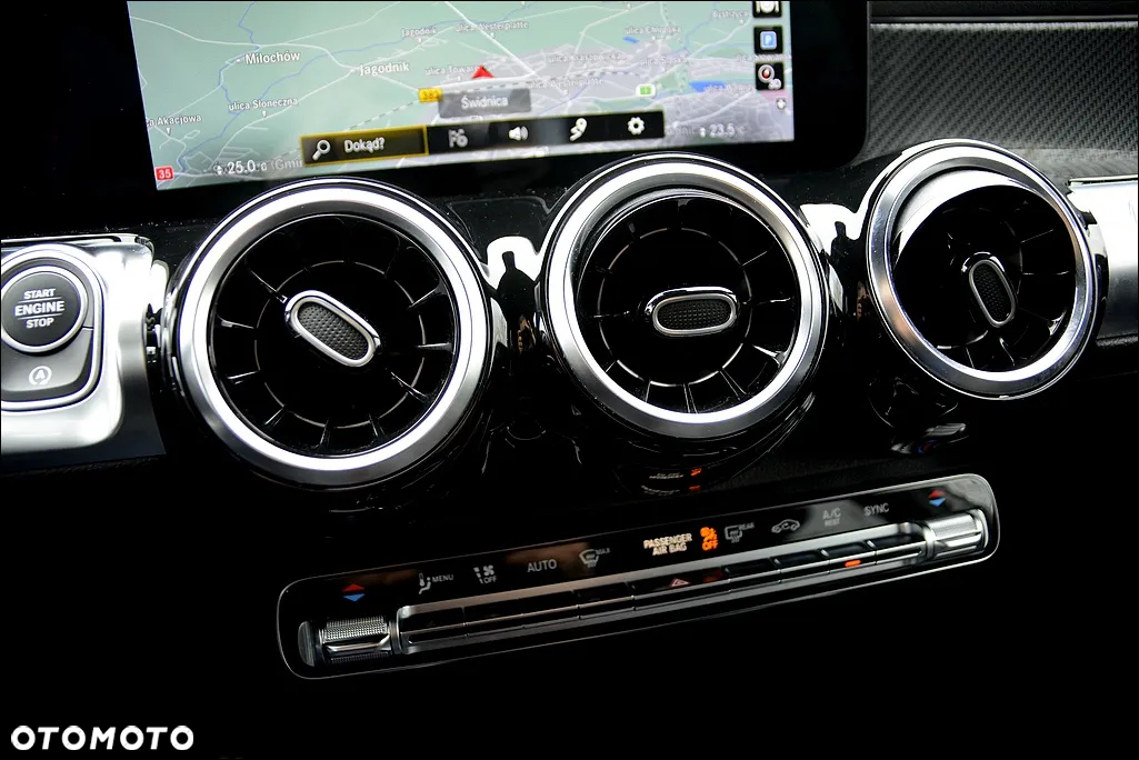 Mercedes-Benz GLB 220 d 8G-DCT AMG Line - 32